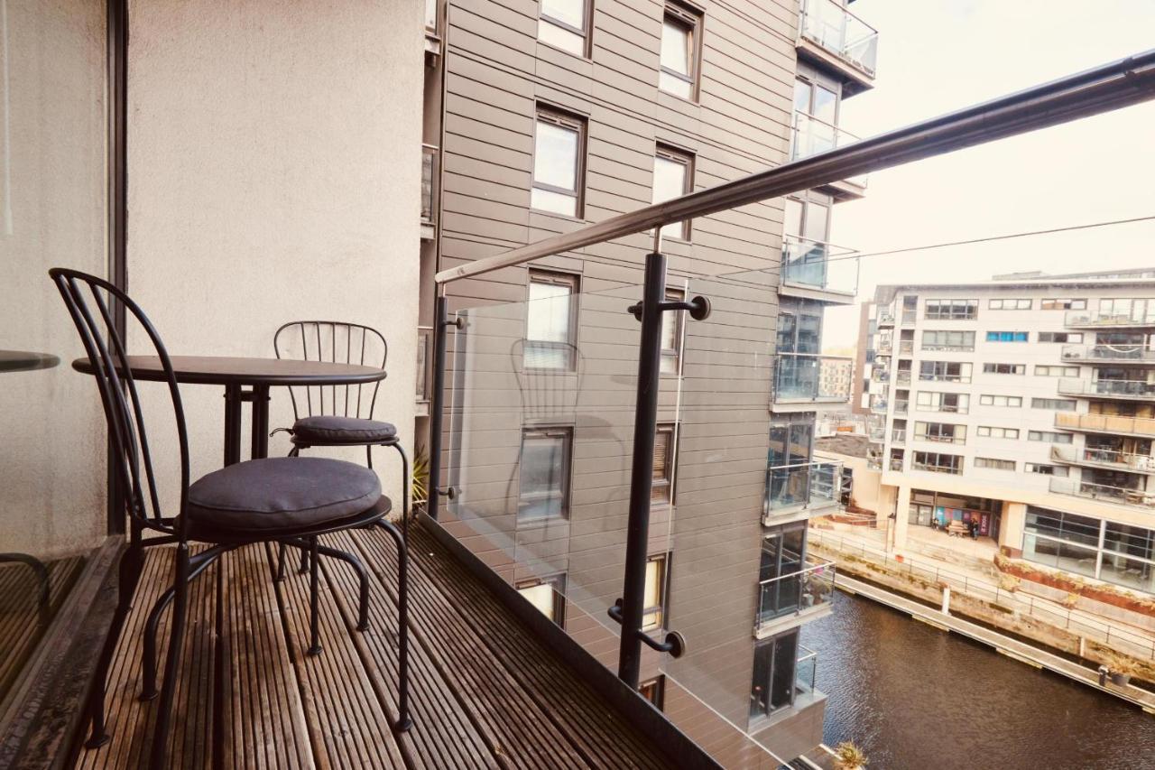 Apartment Deluxe Modern Apt&free Parking No Balcony